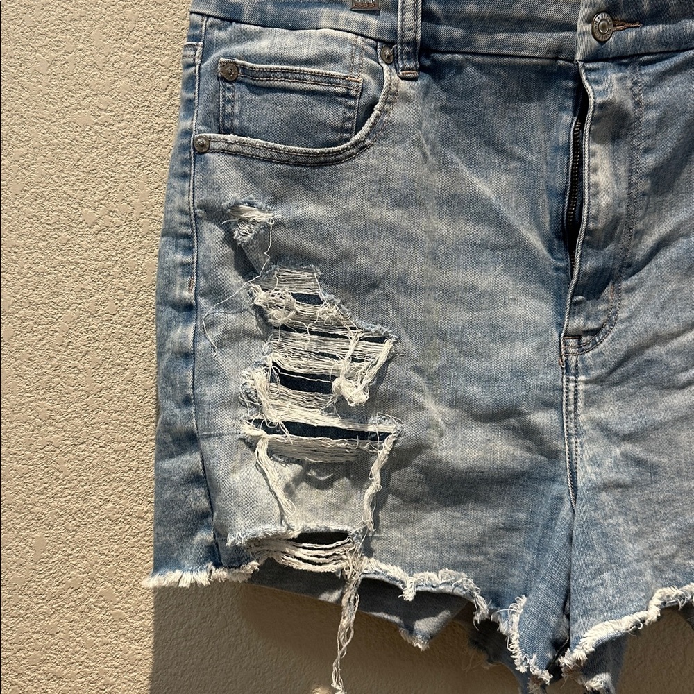 American Eagle Outfitters Light Blue Distressed Jean Shorts Size 18 - Picture 3 of 8